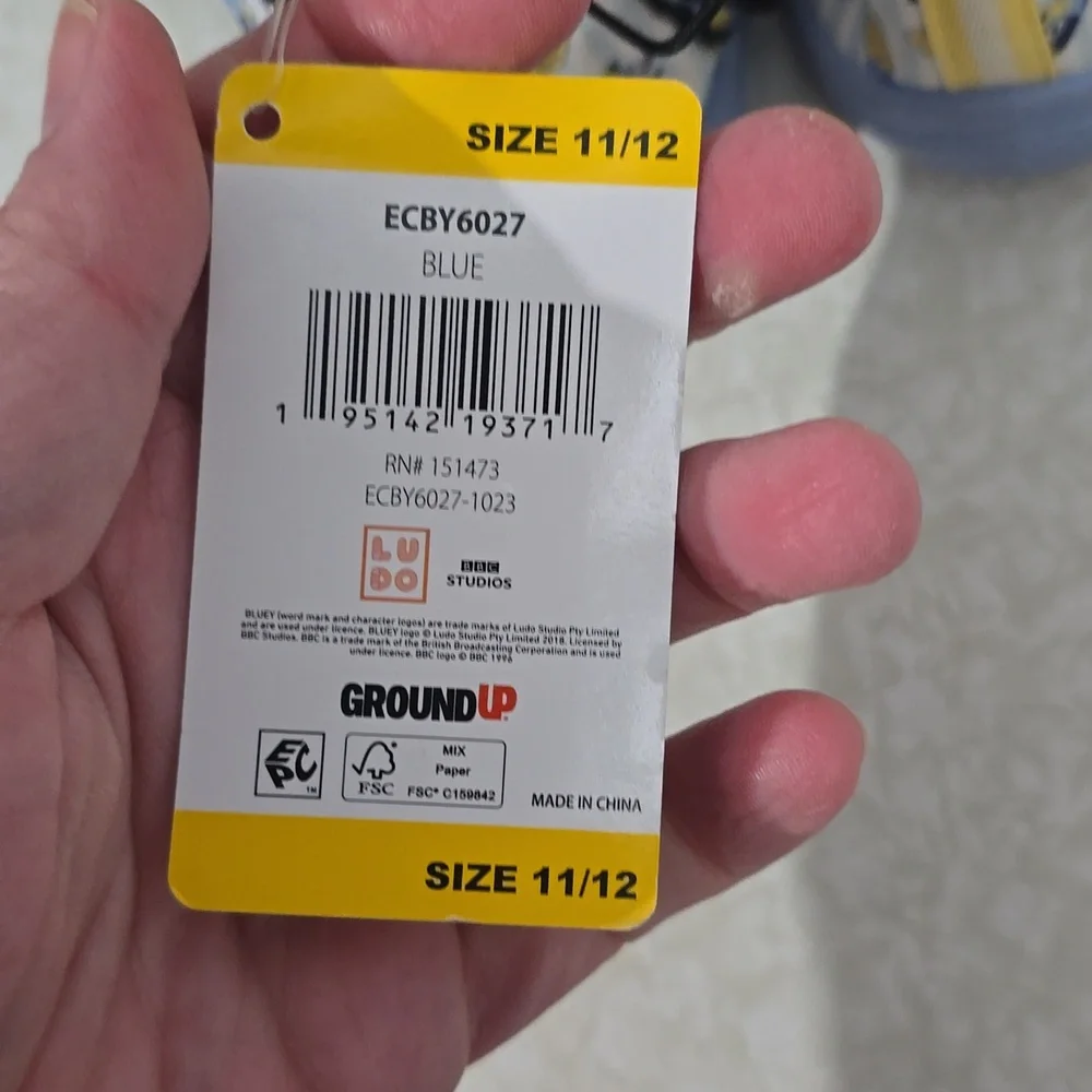 GroundUp Bluey and pineapple Light Blue Water Shoes Size 11/12‎ NWT